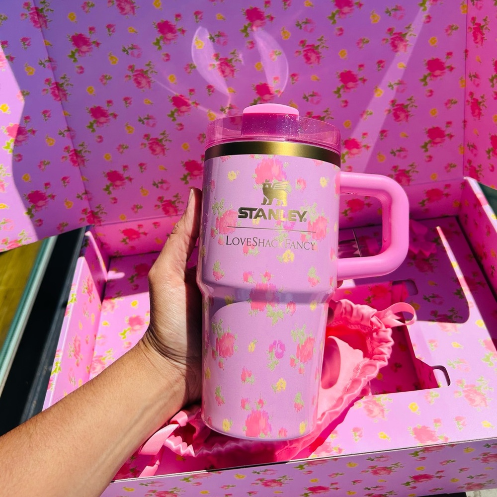 NWT - STANLEY 1913 X LOVESHACKFANCY QUENCHER H2.O TUMBLER WITH HANDLE | 20 OZ